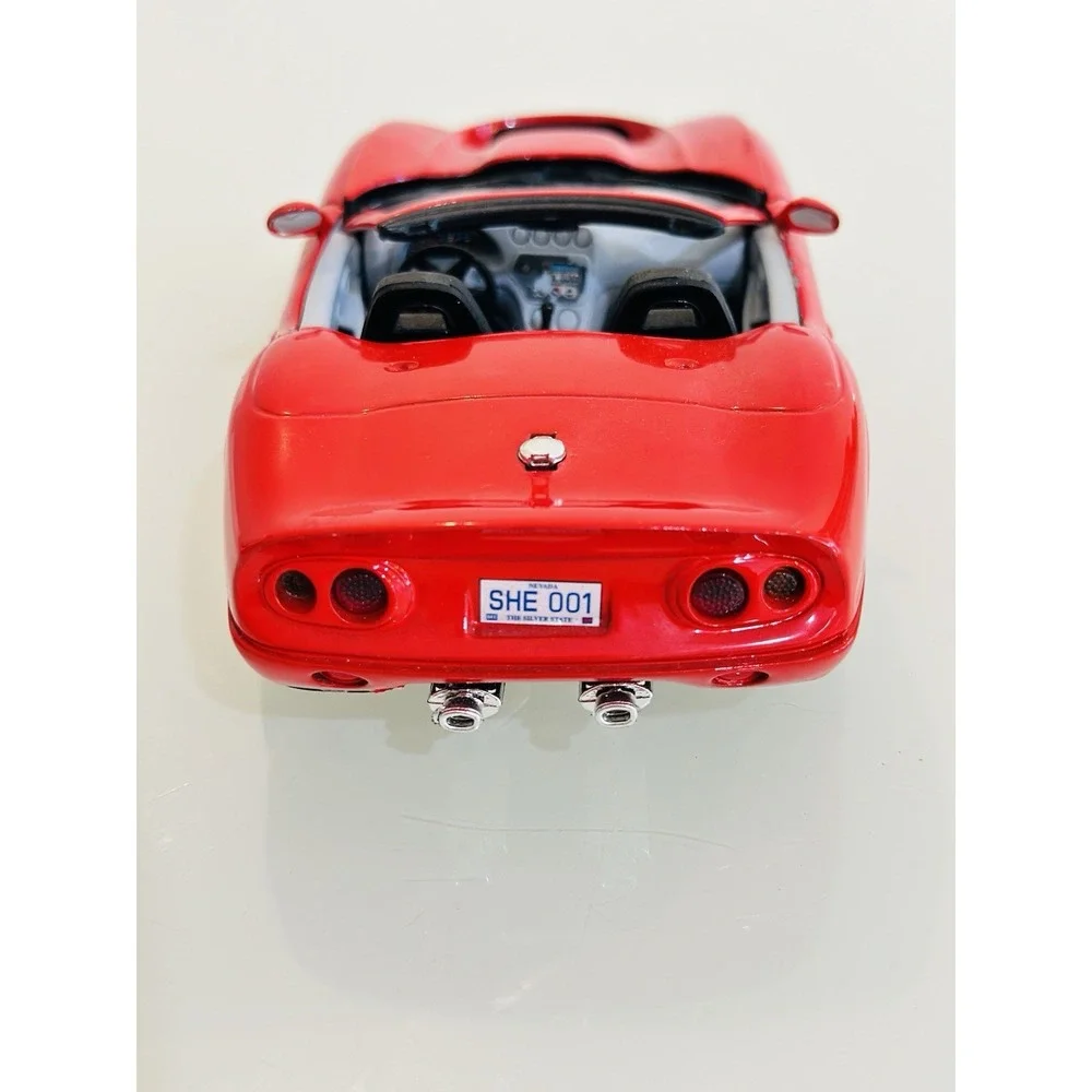 Bburago Red 1999 Shelby Series 1 Red 1:24 Scale Gold Collection